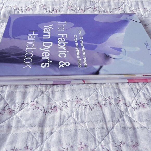 The Fabric & Yarn Dyers Handbook - Picture 3 of 13